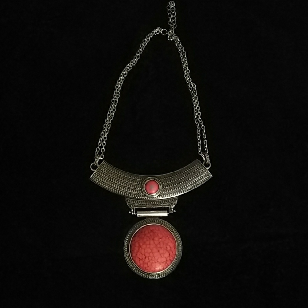 Red & Silver Choker, Necklace. (NWNT)